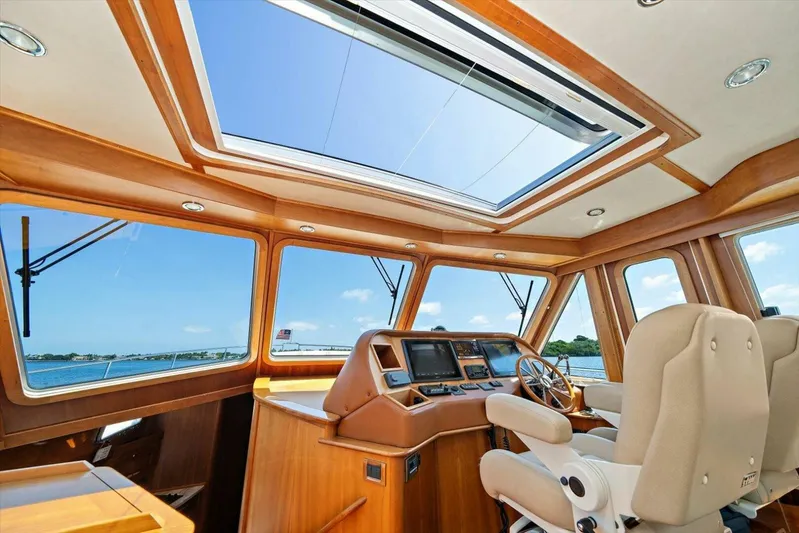 Mystic Adventure Yacht Photos Pics 2015 Sabre 48 Salon Express - Image 17