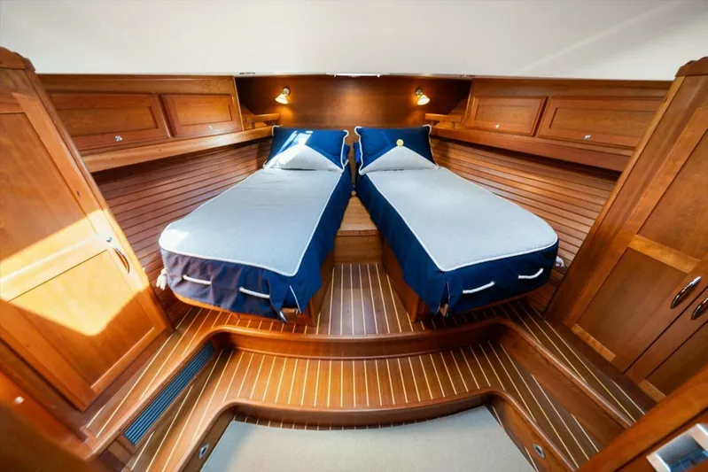 Mystic Adventure Yacht Photos Pics 2015 Sabre 48 Salon Express - Image 37