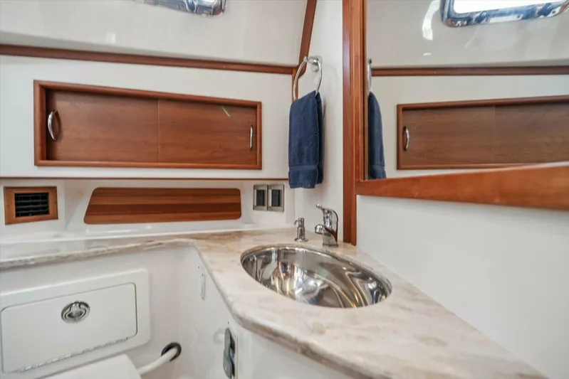 Mystic Adventure Yacht Photos Pics 2015 Sabre 48 Salon Express - Image 41