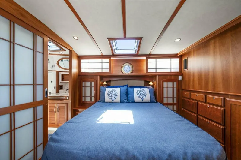 Mystic Adventure Yacht Photos Pics 2015 Sabre 48 Salon Express - Image 29