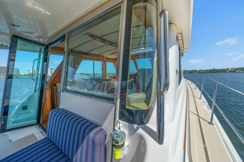 Mystic Adventure Yacht Photos Pics 2015 Sabre 48 Salon Express - Image 10