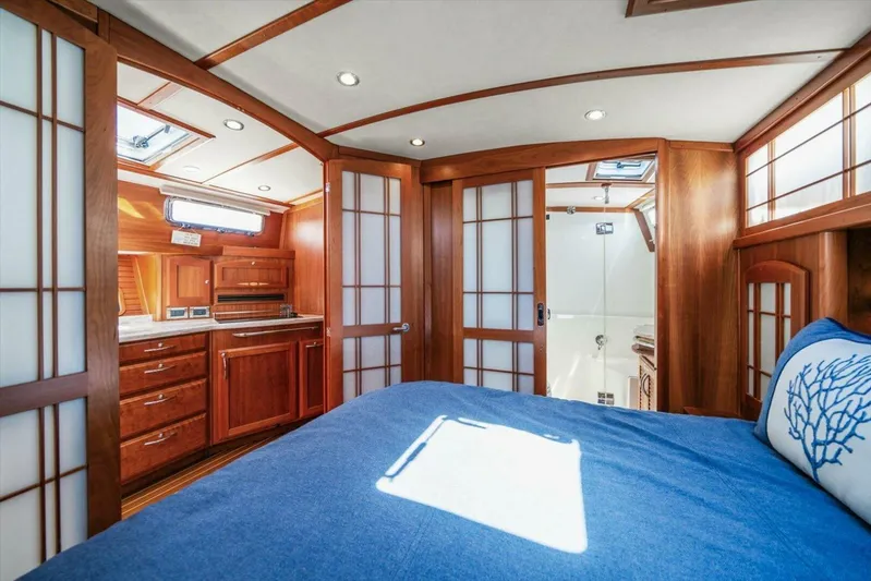 Mystic Adventure Yacht Photos Pics 2015 Sabre 48 Salon Express - Image 31