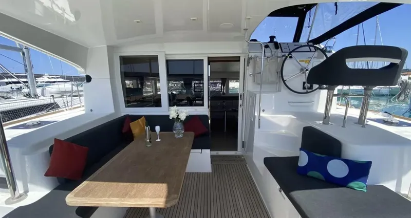  Yacht Photos Pics Lagoon 40