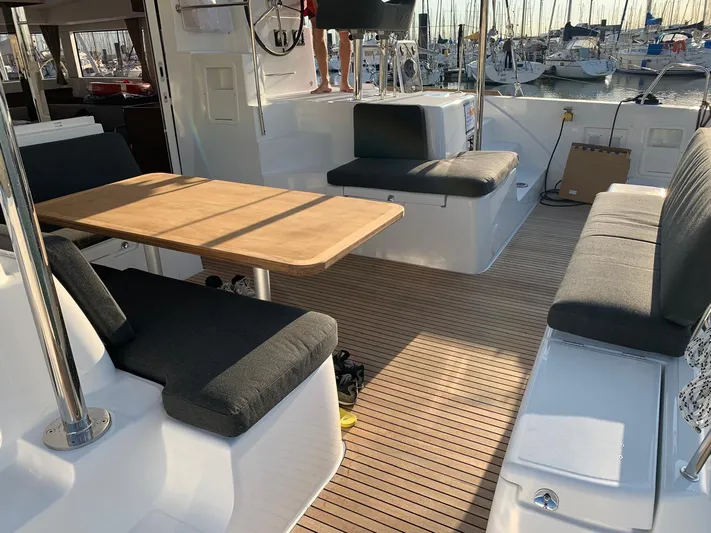  Yacht Photos Pics Lagoon 40