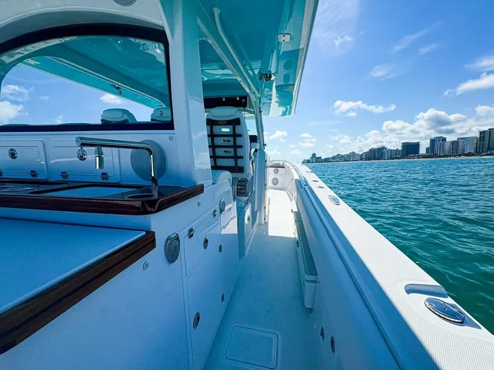  Yacht Photos Pics 2025 Hcb 53 Suenos Rxv - Image 13