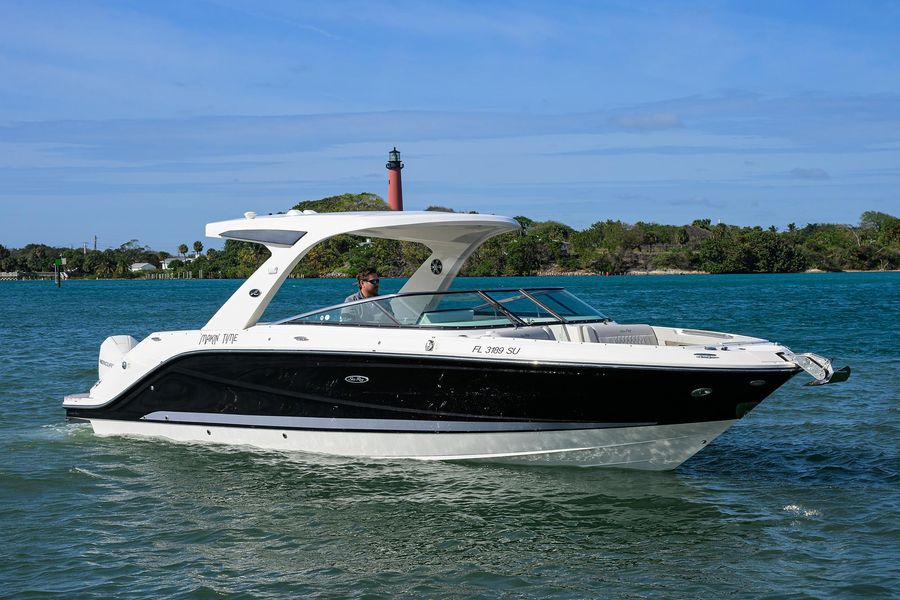 2021 Sea Ray 310 SLX OB