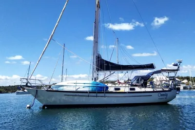 Pacific Seacraft Crealock 37