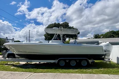 Intrepid 327 Center Console