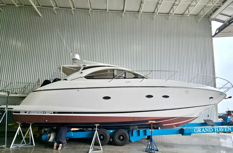 Motivation Yacht Photos Pics Strb. Side Hull