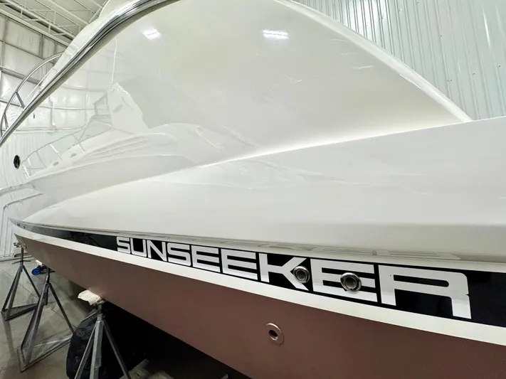 Motivation Yacht Photos Pics Freshly Waxed & Detailed