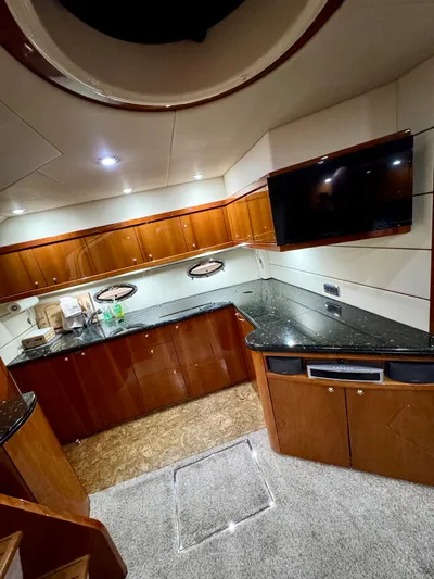 Motivation Yacht Photos Pics Salon TV & Entertainment System