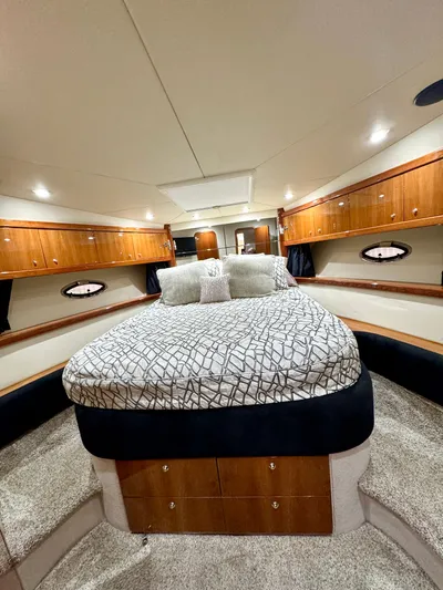 Motivation Yacht Photos Pics Master StateRoom - Forward