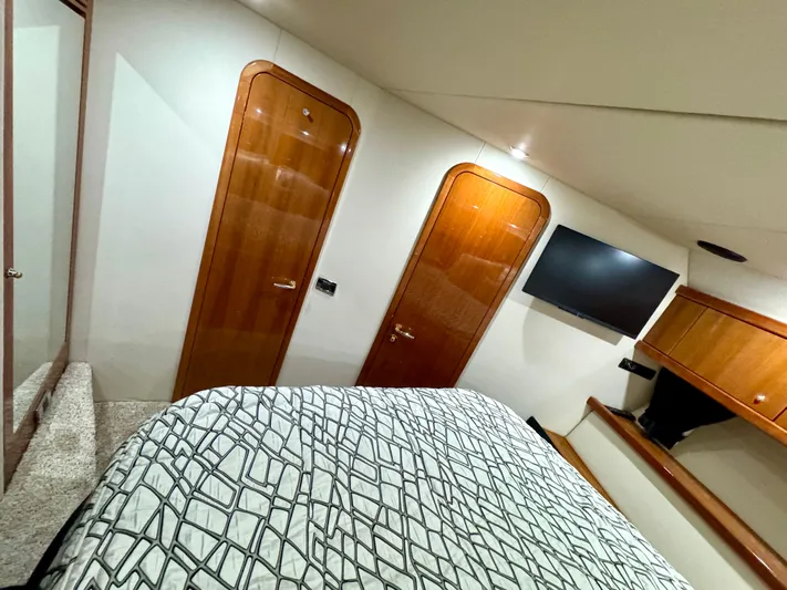 Motivation Yacht Photos Pics Master StateRoom - Looking Aft