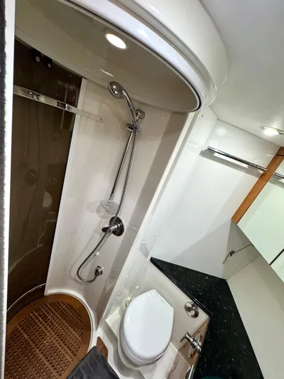 Motivation Yacht Photos Pics Master StateRoom - Shower