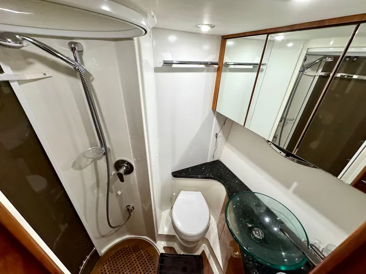 Motivation Yacht Photos Pics Guest Head / Shower