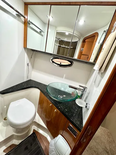 Motivation Yacht Photos Pics Guest Head / Shower