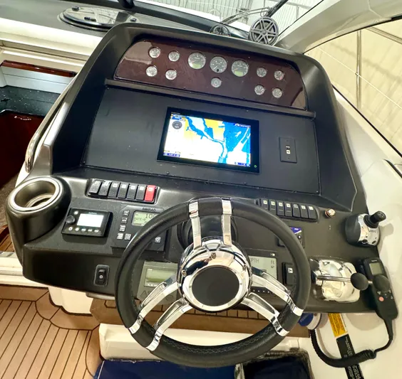 Motivation Yacht Photos Pics Helm / Navigation Equipment