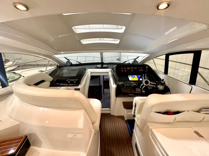 Motivation Yacht Photos Pics Cockpit Looking Forward