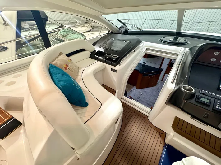 Motivation Yacht Photos Pics Port Side Seating Area