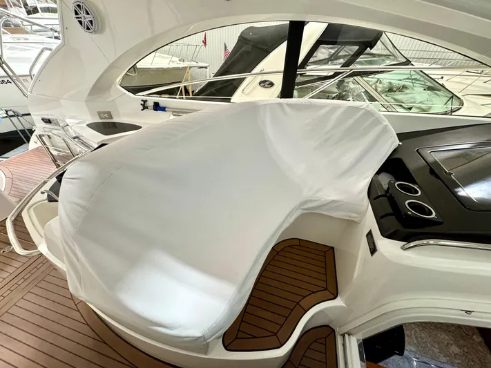 Motivation Yacht Photos Pics Port Side Seating - Covered