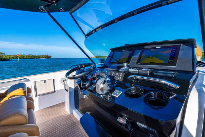 Impulso Yacht Photos Pics 