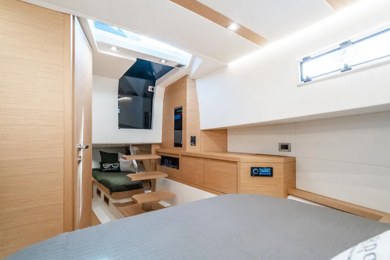 Impulso Yacht Photos Pics 