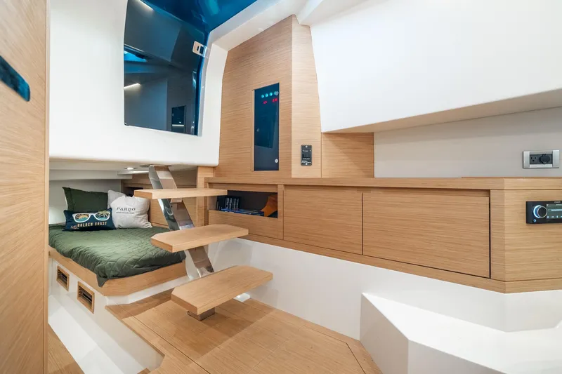 Impulso Yacht Photos Pics 