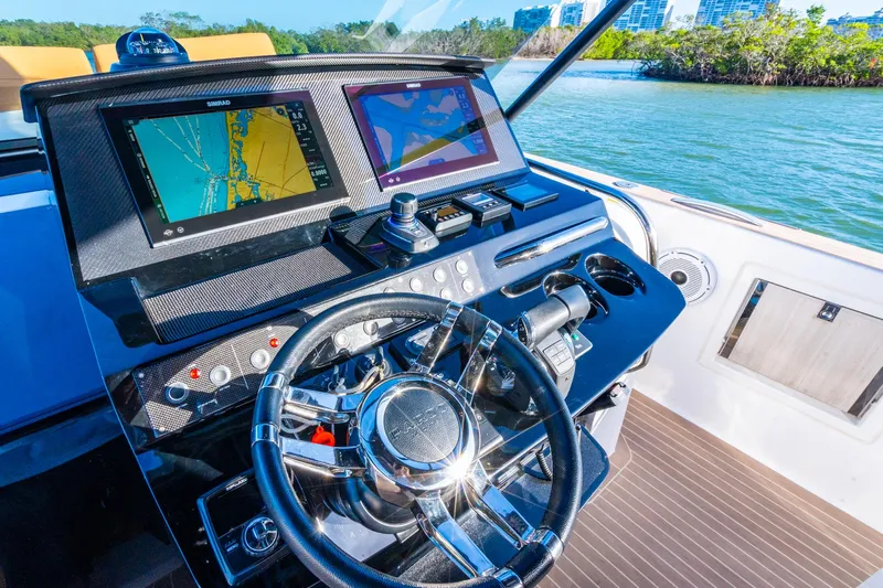 Impulso Yacht Photos Pics 