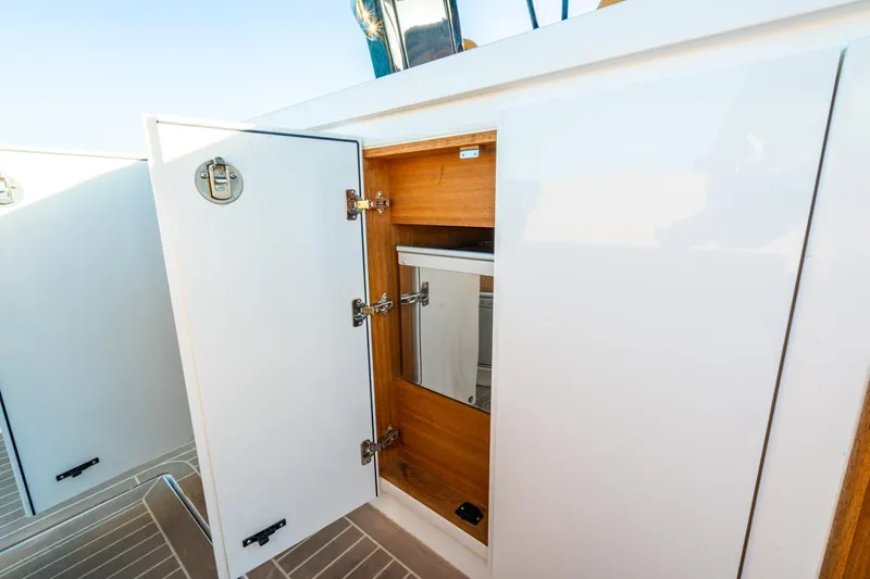 Impulso Yacht Photos Pics 