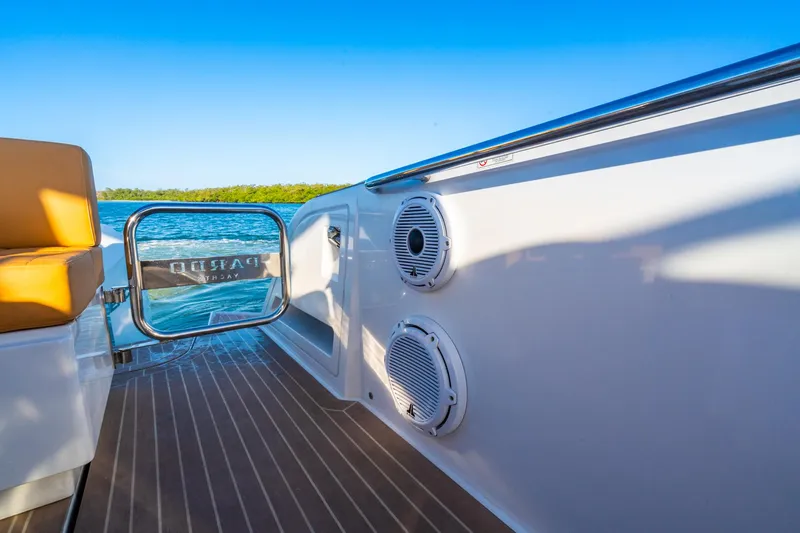 Impulso Yacht Photos Pics 