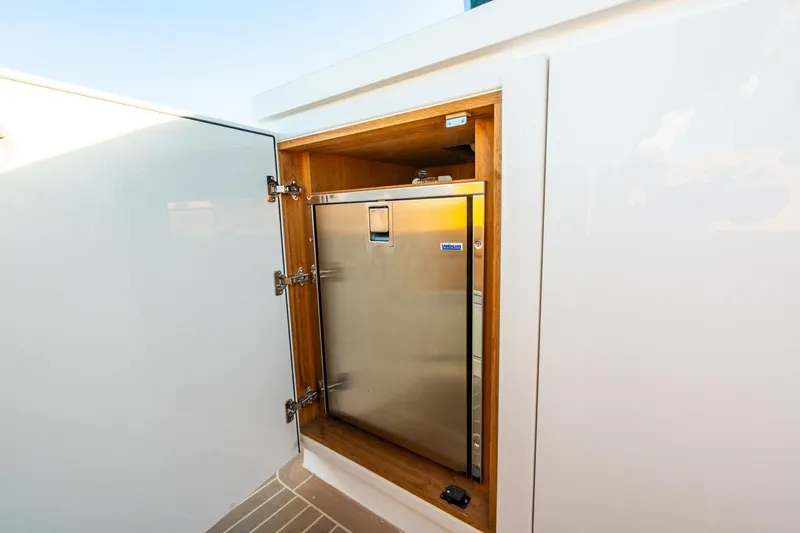 Impulso Yacht Photos Pics 