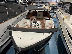 2018 Maxima Maxima 750 Lounge met Vetus 42 pk