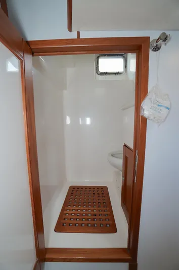 Defly Yacht Photos Pics 