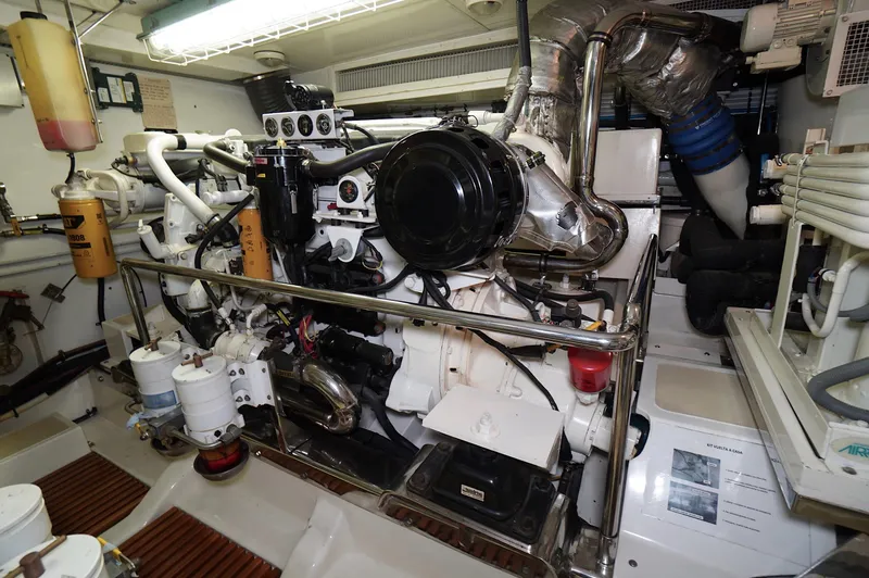 Defly Yacht Photos Pics 