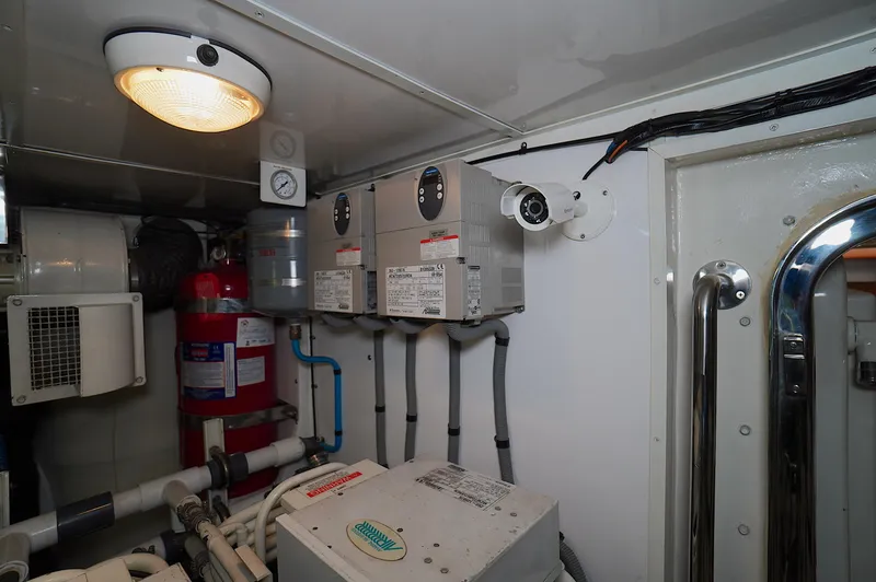 Defly Yacht Photos Pics 