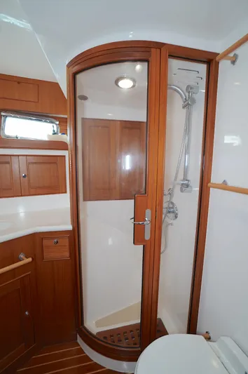 Defly Yacht Photos Pics 