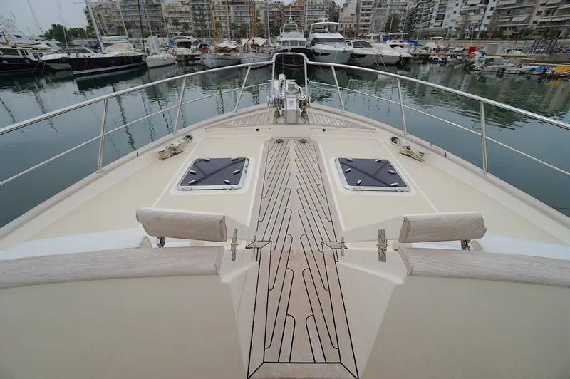 Defly Yacht Photos Pics 