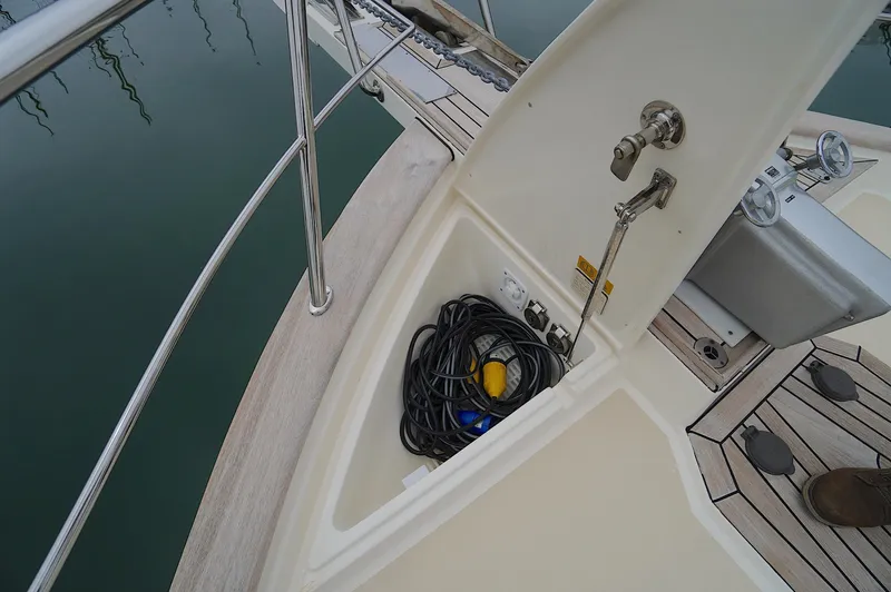 Defly Yacht Photos Pics 