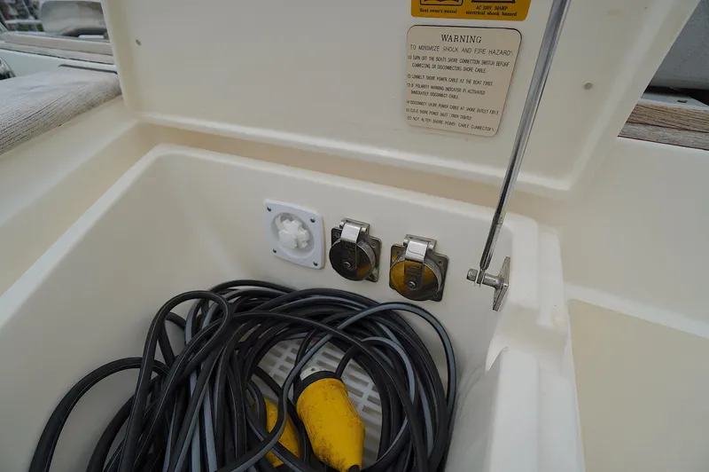 Defly Yacht Photos Pics 