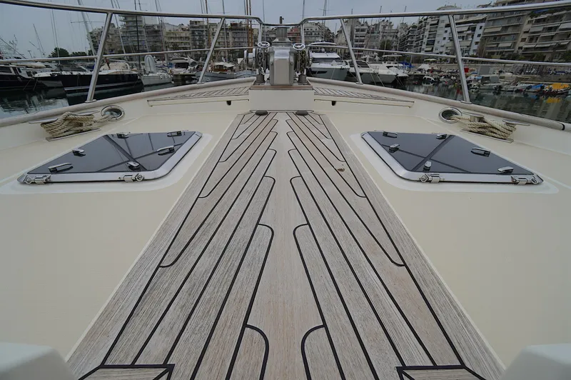 Defly Yacht Photos Pics 