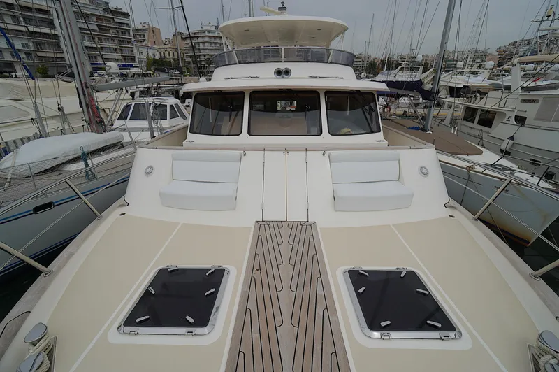 Defly Yacht Photos Pics 