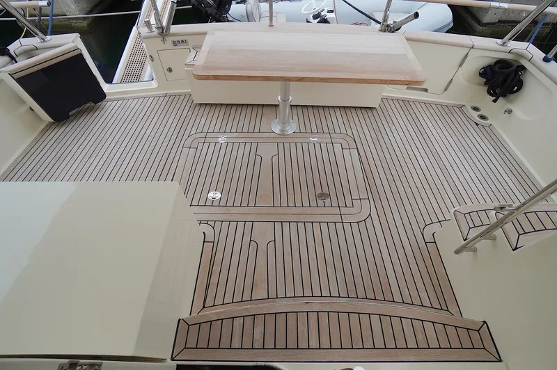 Defly Yacht Photos Pics 