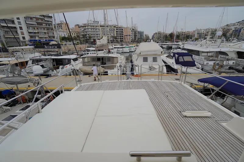 Defly Yacht Photos Pics 