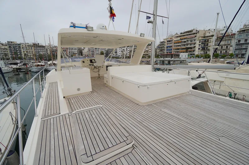 Defly Yacht Photos Pics 