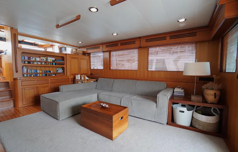 Defly Yacht Photos Pics 