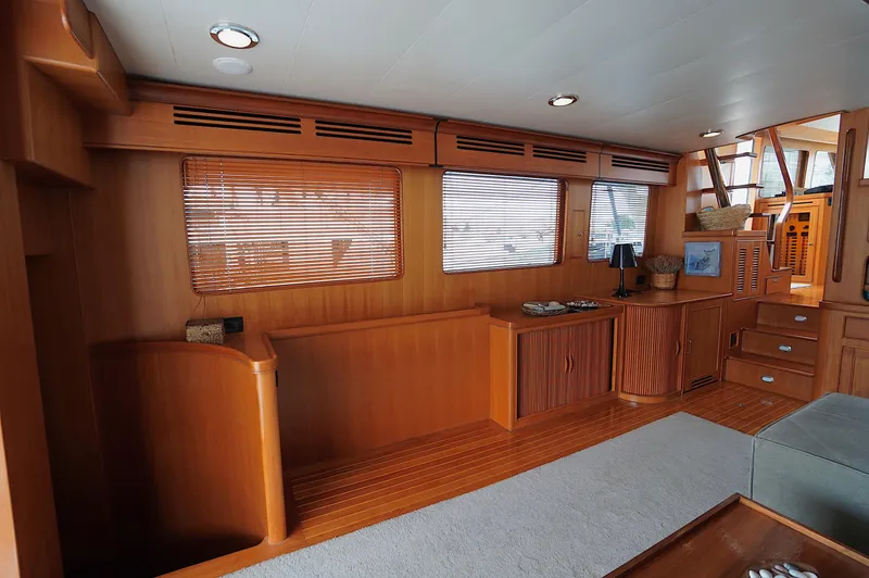 Defly Yacht Photos Pics 