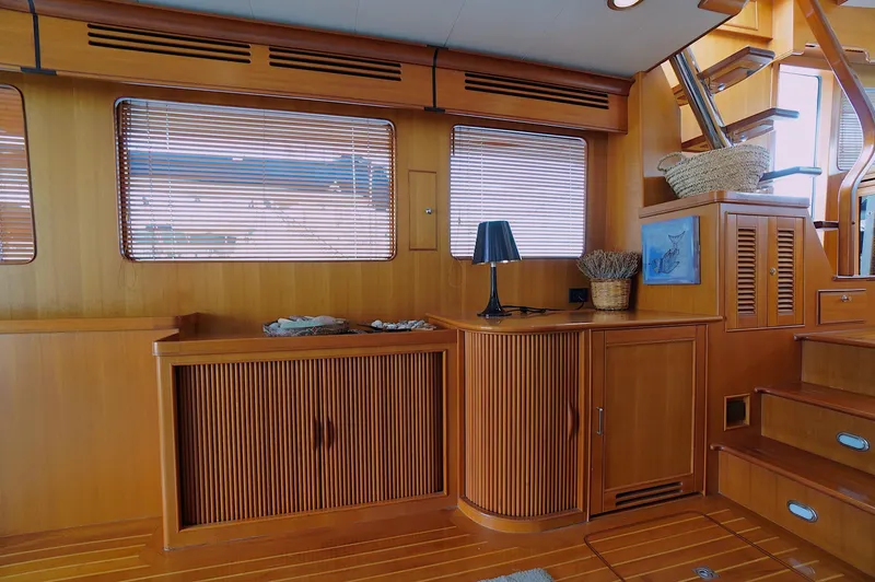 Defly Yacht Photos Pics 