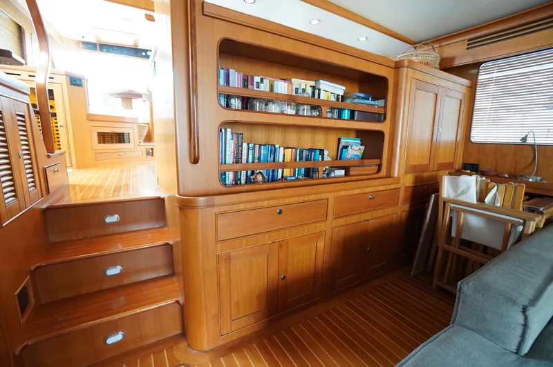 Defly Yacht Photos Pics 