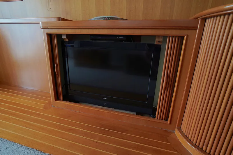 Defly Yacht Photos Pics 