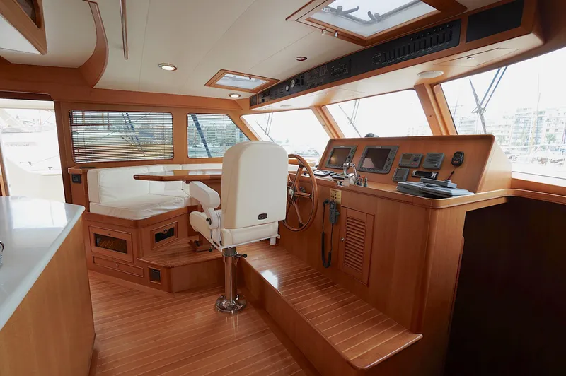 Defly Yacht Photos Pics 